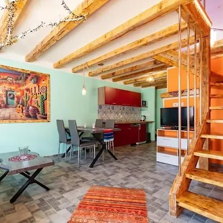Comfortable Mexican-style Nyaraló *
