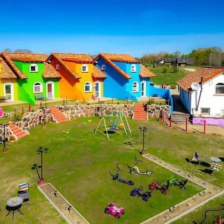 Comfortable Mexican-style Semesterbostad Debina (Ustka)